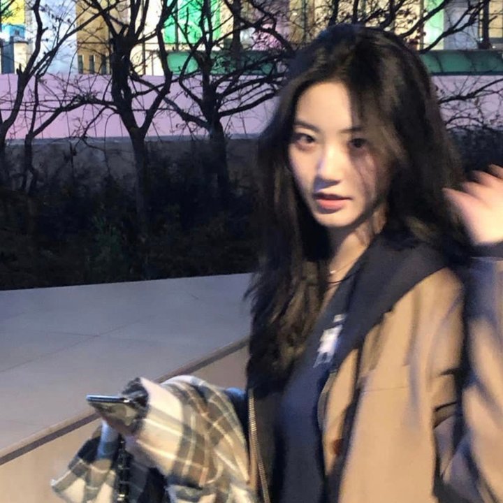 窒友梅根